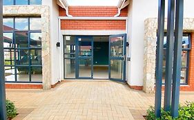 Luxury 1Bed Serengeti Olivewood Ort Airport